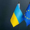 European country agrees to give Ukraine security guarantee by...? 